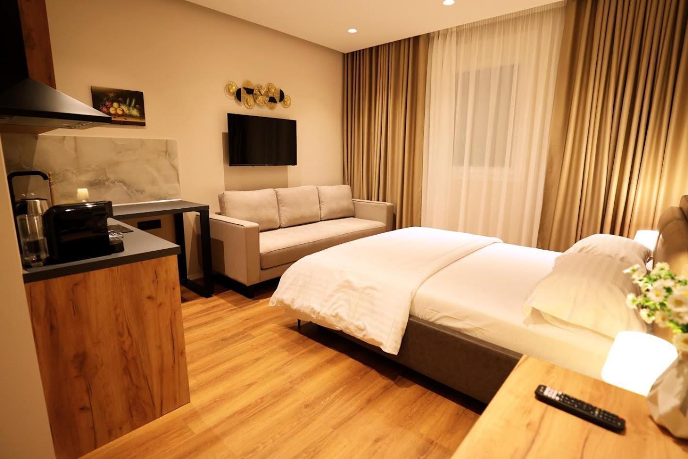 Tempo Studios Tiranë Luaran gambar