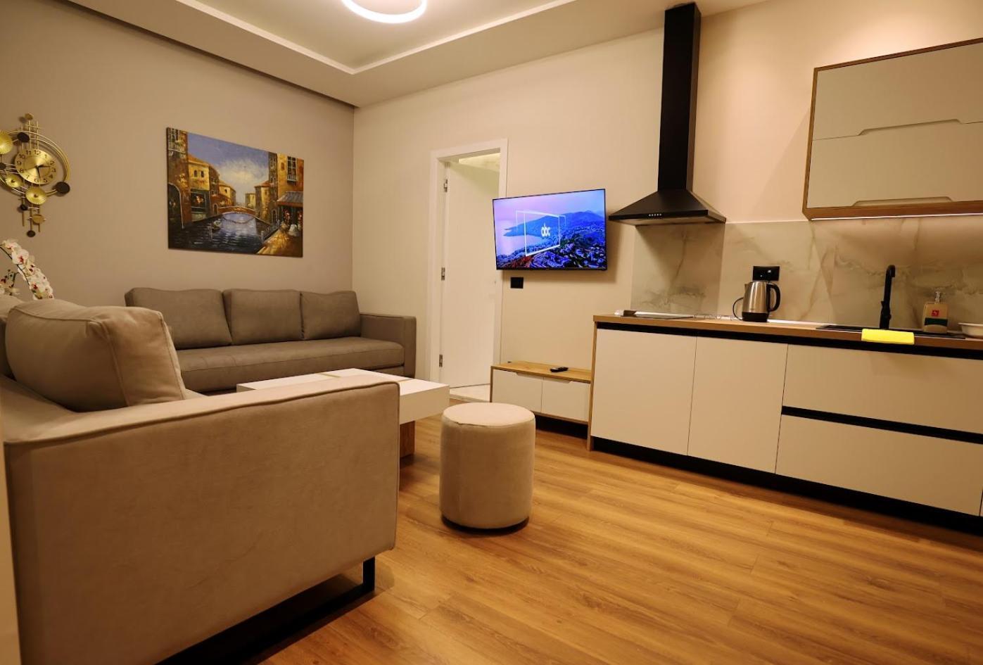 Tempo Studios Tiranë Luaran gambar